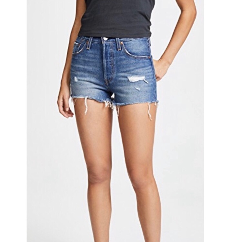 Levi’s high rise wedge short.